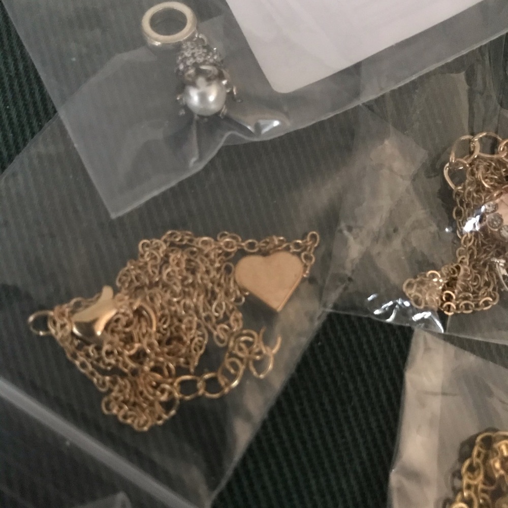 Assorted Women’s Necklaces - Picture 8 of 11